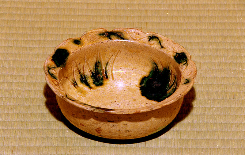 黄瀬戸輪花向付 - MIHO MUSEUM