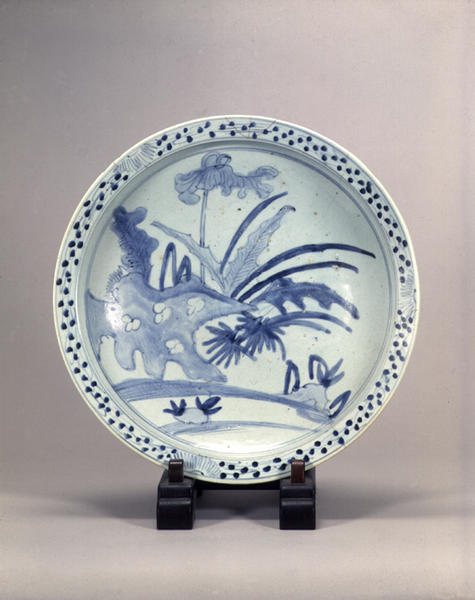伊万里染付草花文大皿 - MIHO MUSEUM