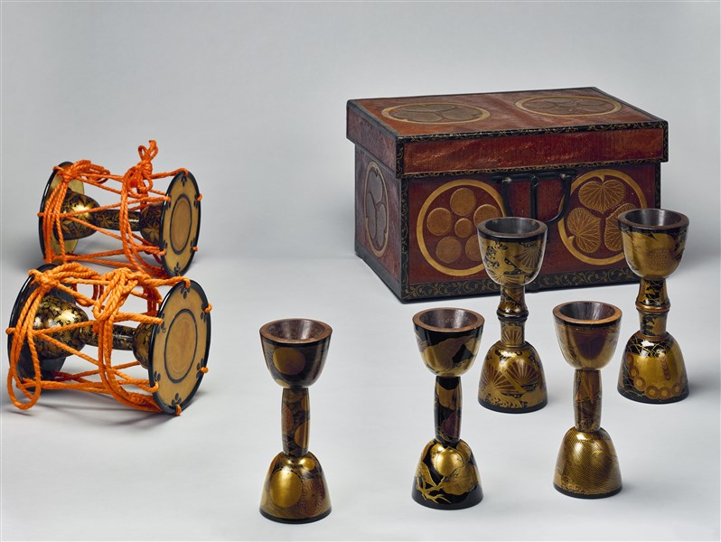 三葉葵星梅鉢紋蒔絵鼓箱、蒔絵鼓胴一式 - MIHO MUSEUM