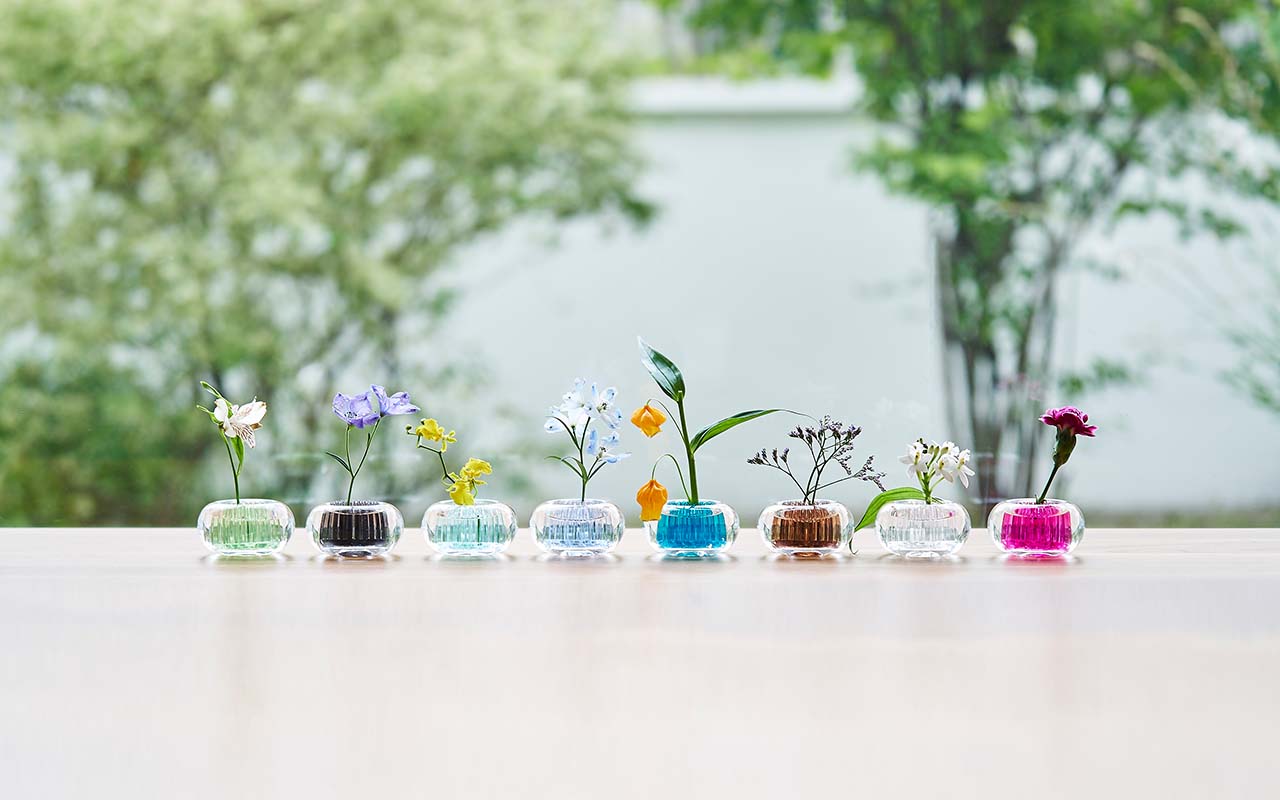 毎日の道が楽しくなる花器 ミチクサ | +d（プラスディー）高透明度で