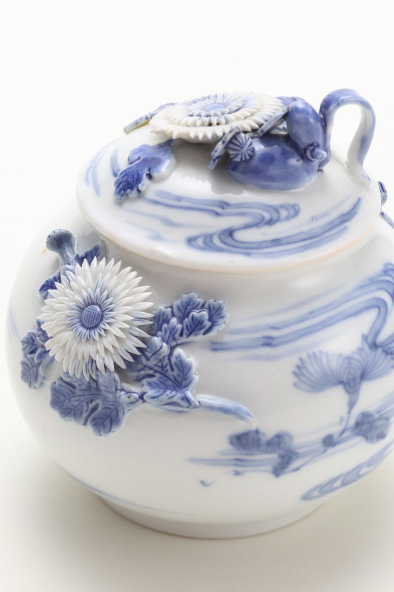 染付菊彫蓋もの ｜ みかわち焼 三川内焼- 総合サイト