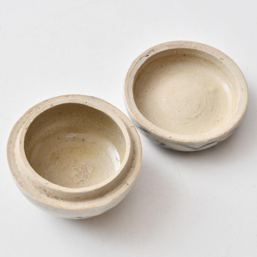 安南（ベトナム） 染付草花文合子（香合） ｜ みんげい おくむら