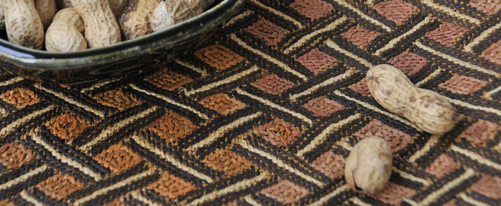 クバ王国の布（草ビロード） ｜ みんげい おくむら