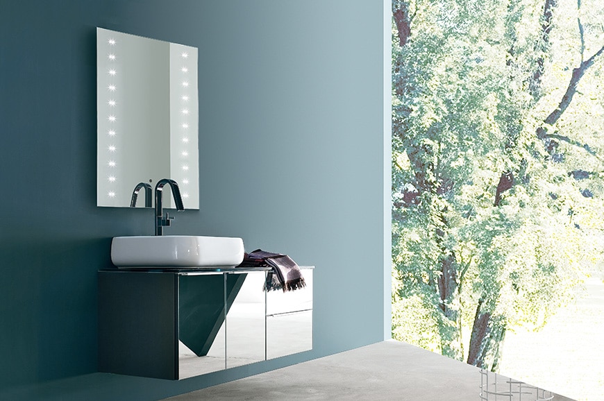 LEDミラー（ハリウッドミラー）を洗面所に採用する理由｜住まいの