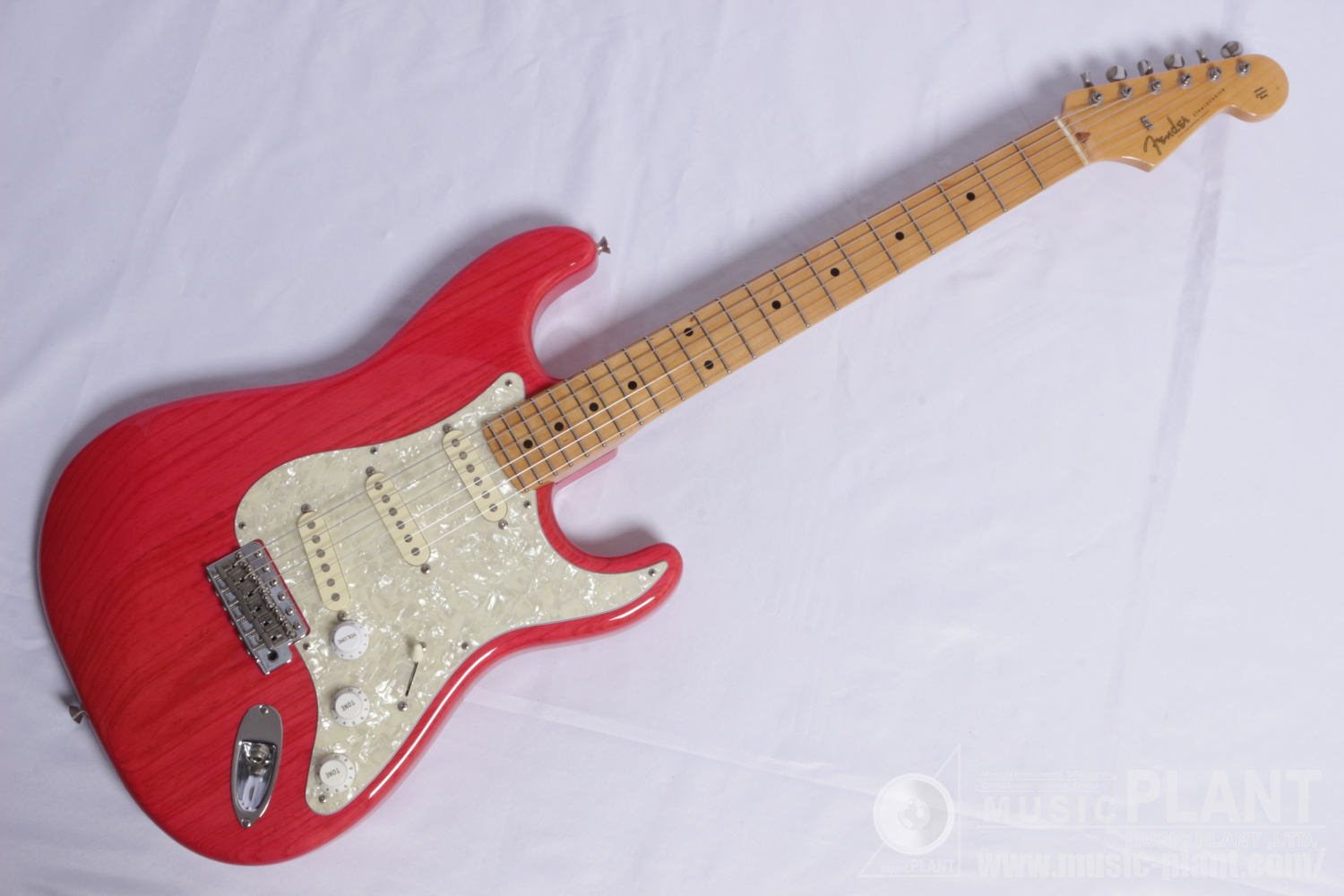 Fender Japan エレキギターST57/ASH TRP中古()売却済みです