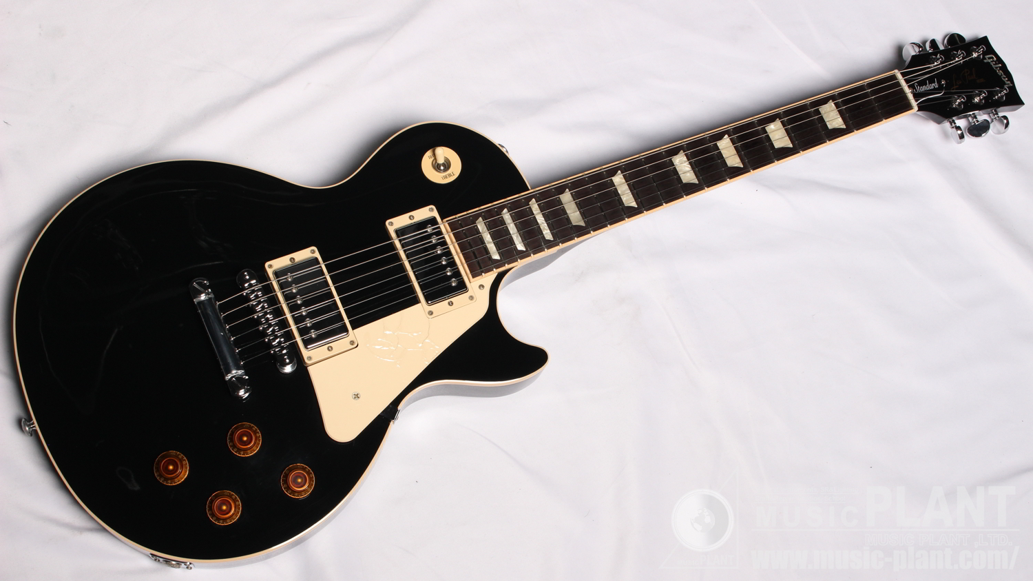 Gibson レスポールLes Paul Standard Ebony 2016中古品()売却済みです