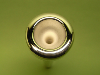 ロータス 新品トランペットマウスピース 3L2