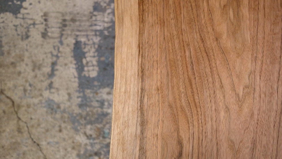 ウォールナット材とクルミ材は違う。 | 無垢材家具で温かいやすらぎの