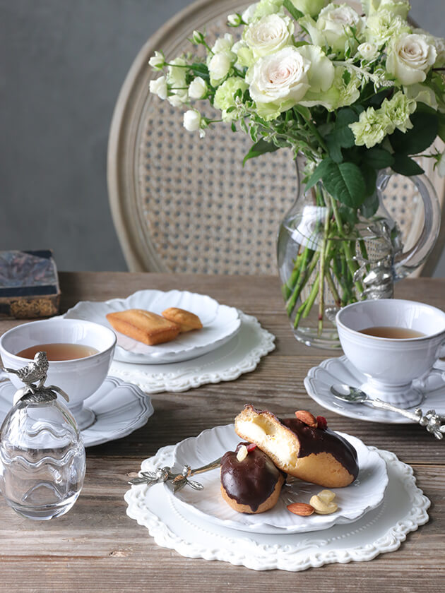 Almaシリコンプレースマットフラワーダークグレー23㎝ サラグレース