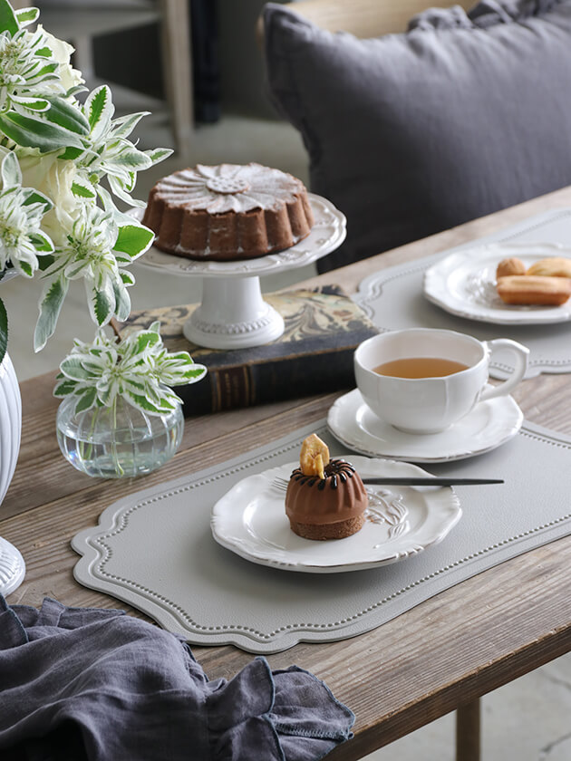 フェイクレザープレースマットWind Rectライトグレー サラグレース