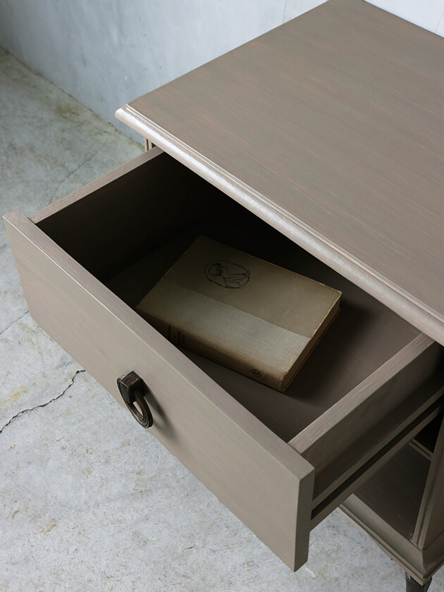 BLANC D'IVOIREサイドテーブルGABRIELLEグレージュ