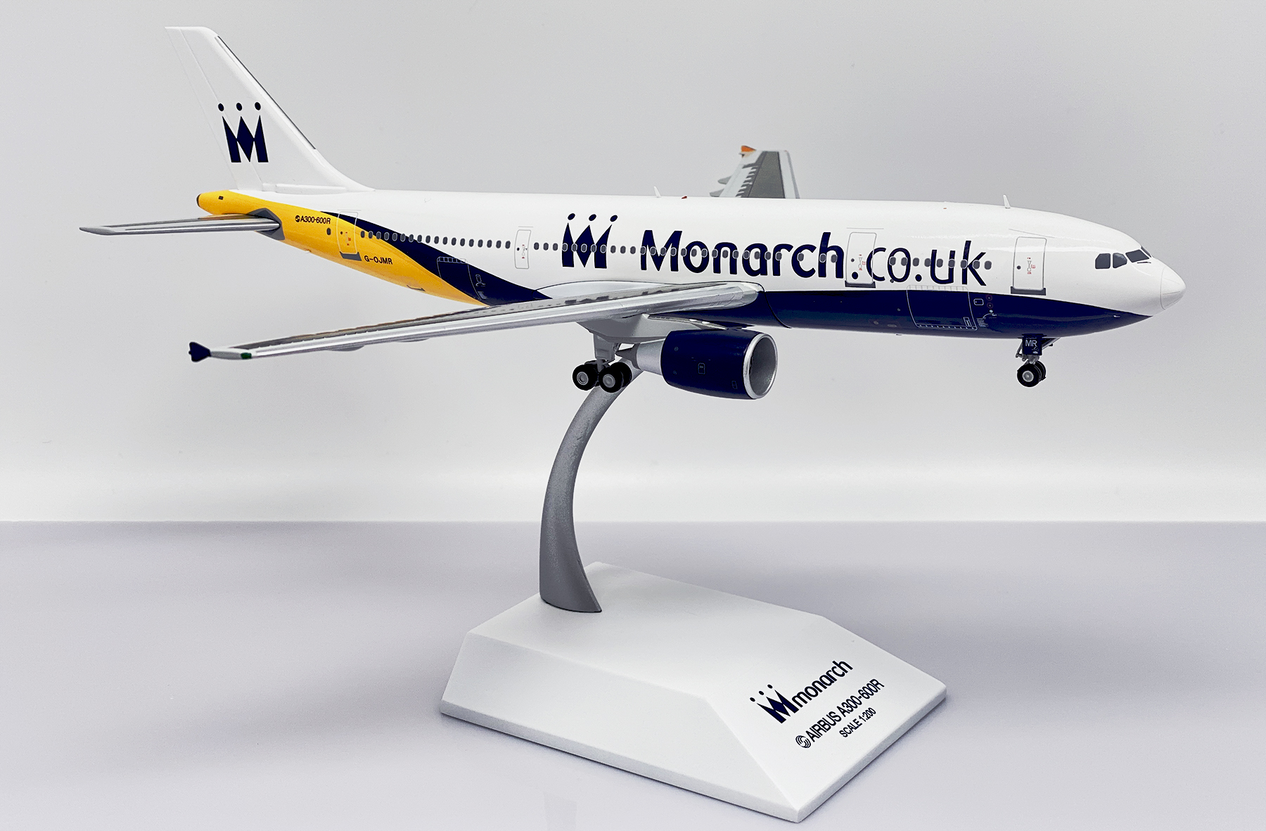 ScaleModelStore.com :: JC Wings 1:200 - LH2319 - Monarch Airlines