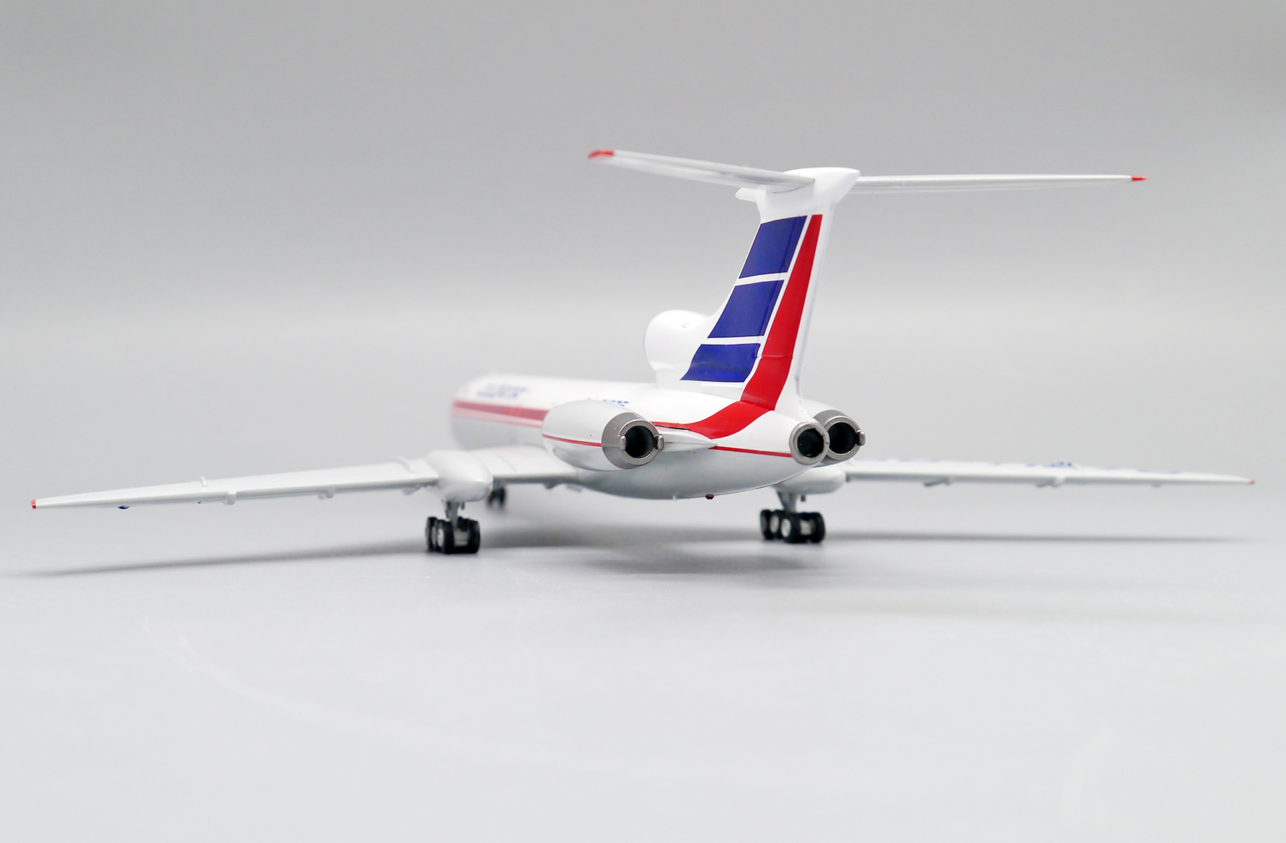 ScaleModelStore.com :: JC Wings 1:200 - LH2284 - Cubana Tupolev Tu