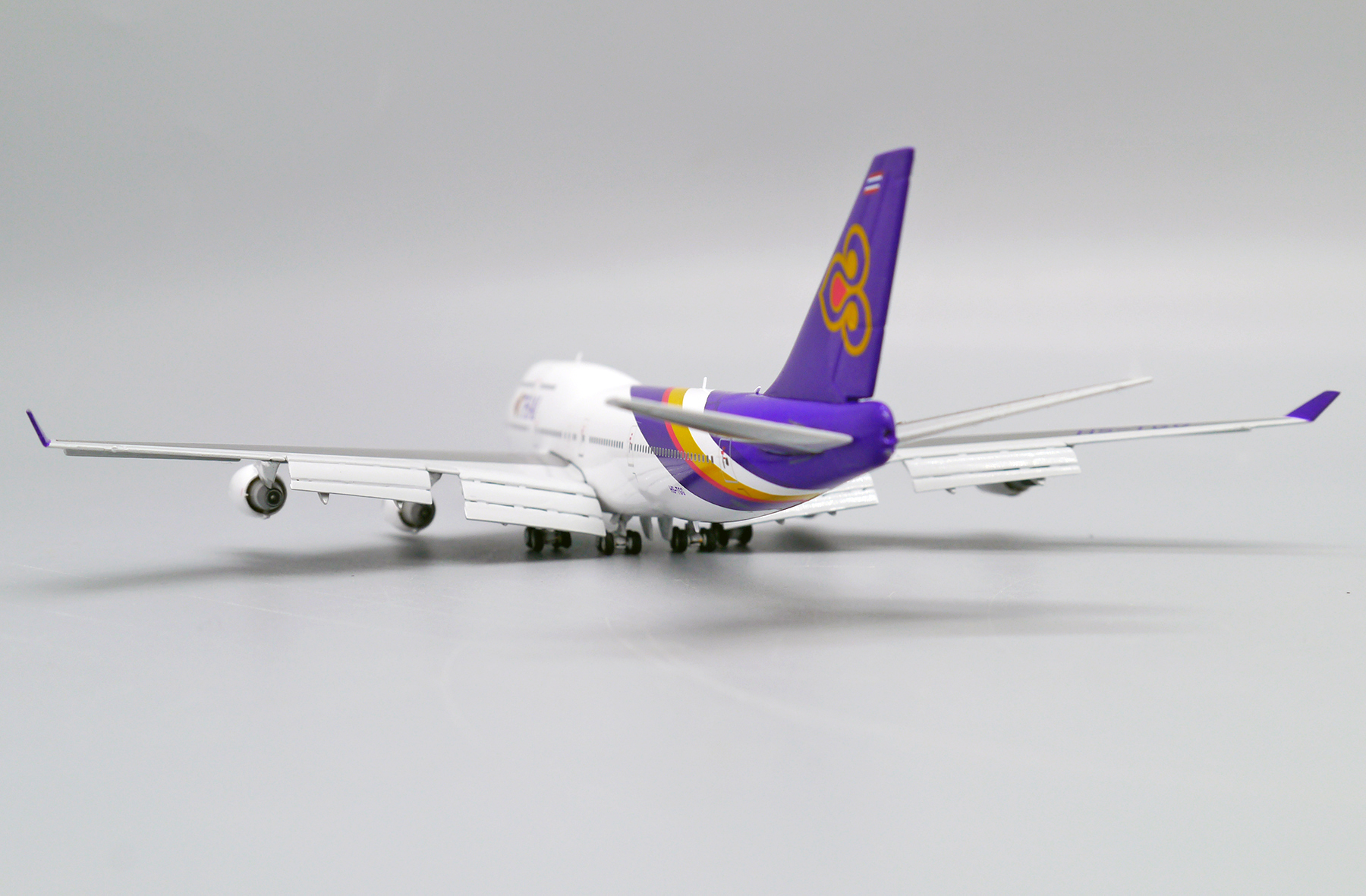 ScaleModelStore.com :: JC Wings 1:400 - LH4215A - Thai Airways