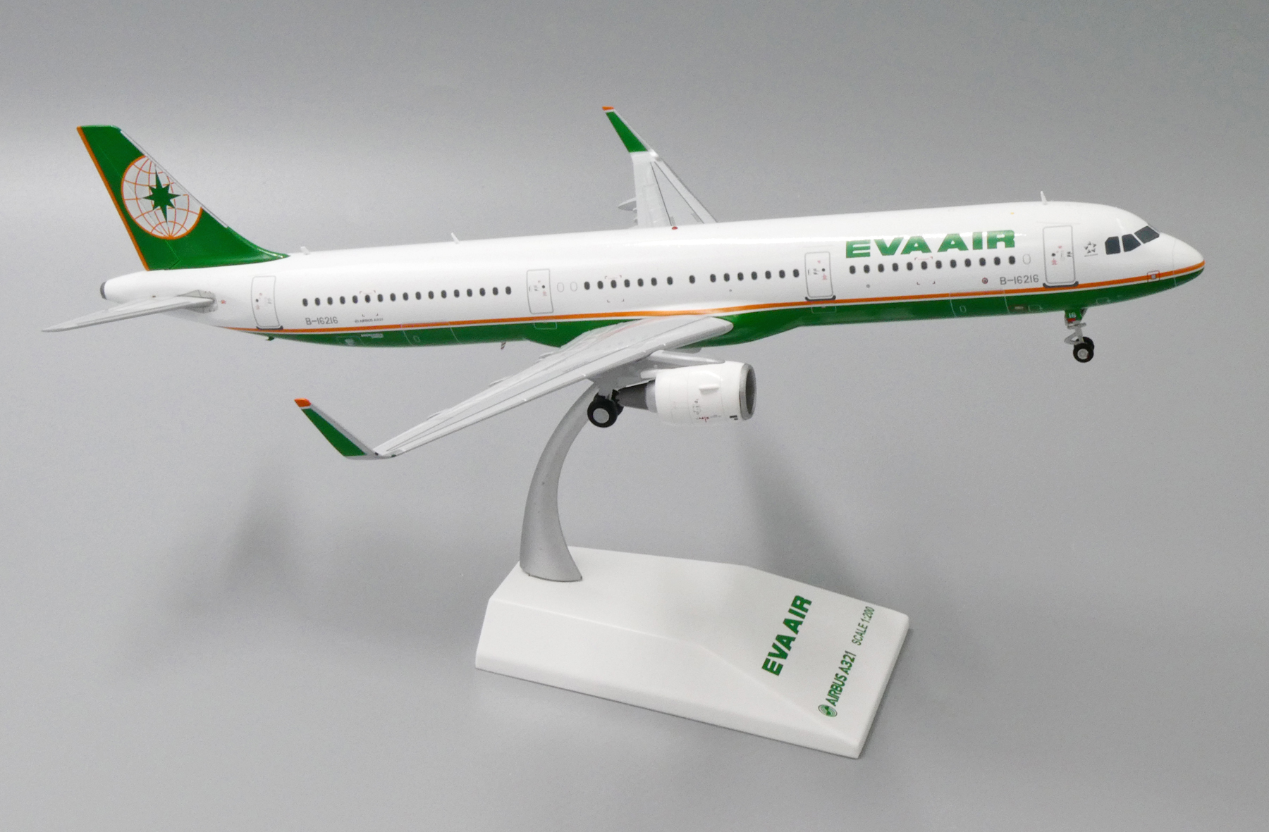 ScaleModelStore.com :: JC Wings 1:200 - LH2095 - Eva Air Airbus A321