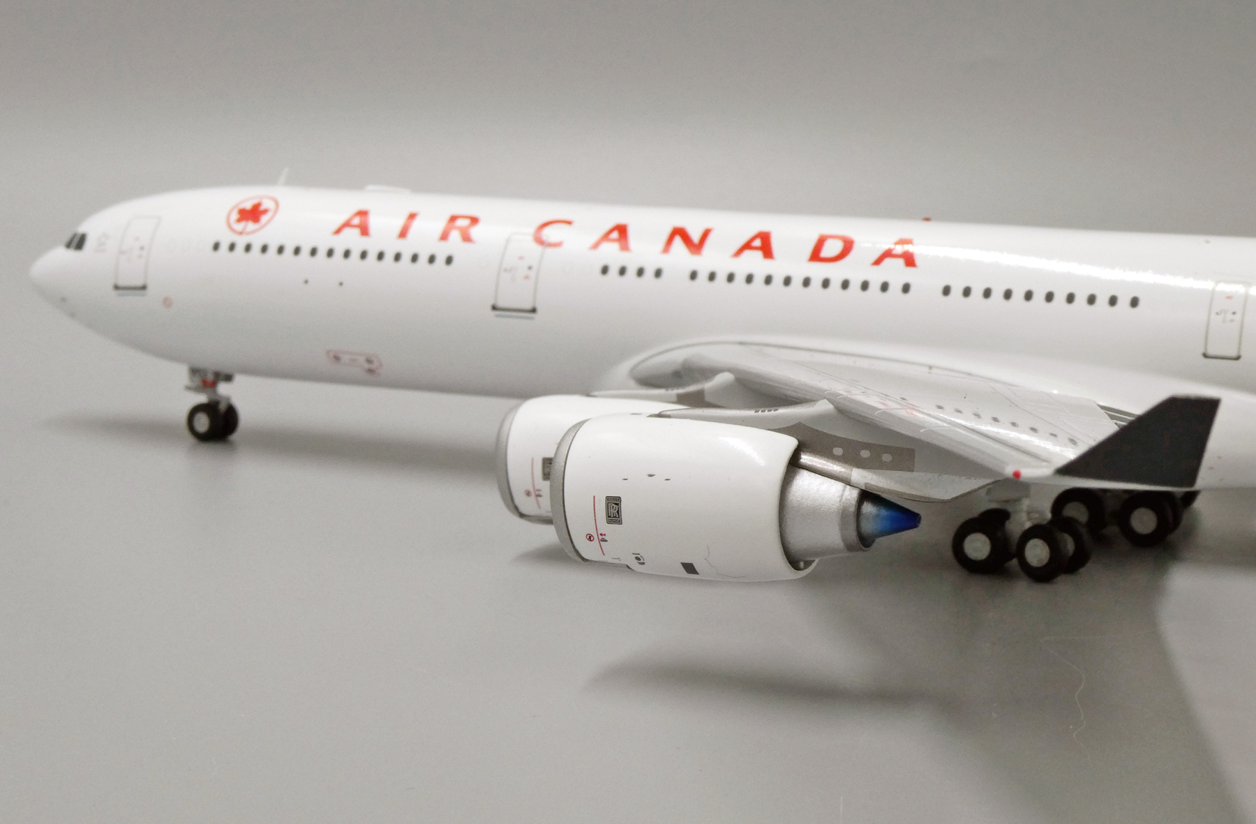 ScaleModelStore.com :: JC Wings 1:200 - LH2177 - Air Canada Airbus