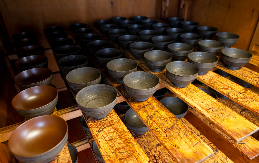 秋田 ｜使うほど美しく育つ漆器「秋田・川連塗 寿次郎」～NIHONMONO