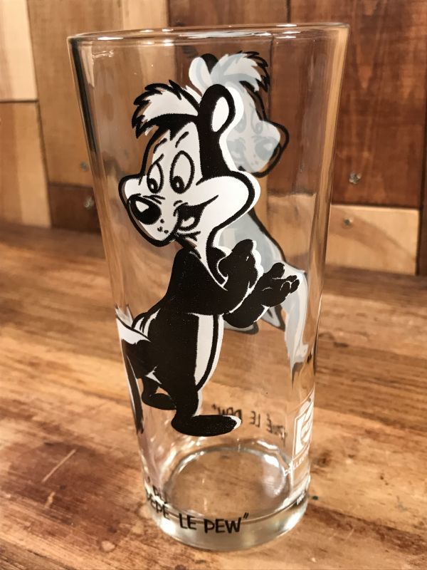 Pepsi Collector Series Looney Tunes “Pepe Le Pew” Glass
