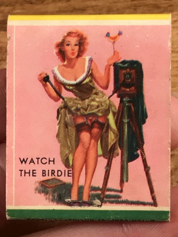 Advertising Pin Up Girl “Watch The Birdie” Matchbook ピンナップ