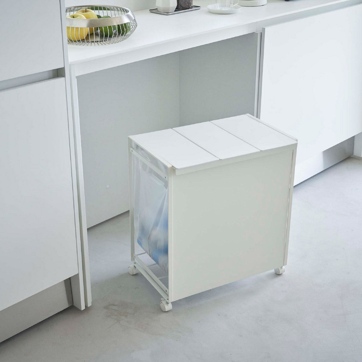 山崎実業 tower 蓋付き目隠し分別ダストワゴン 3分別 ホワイト