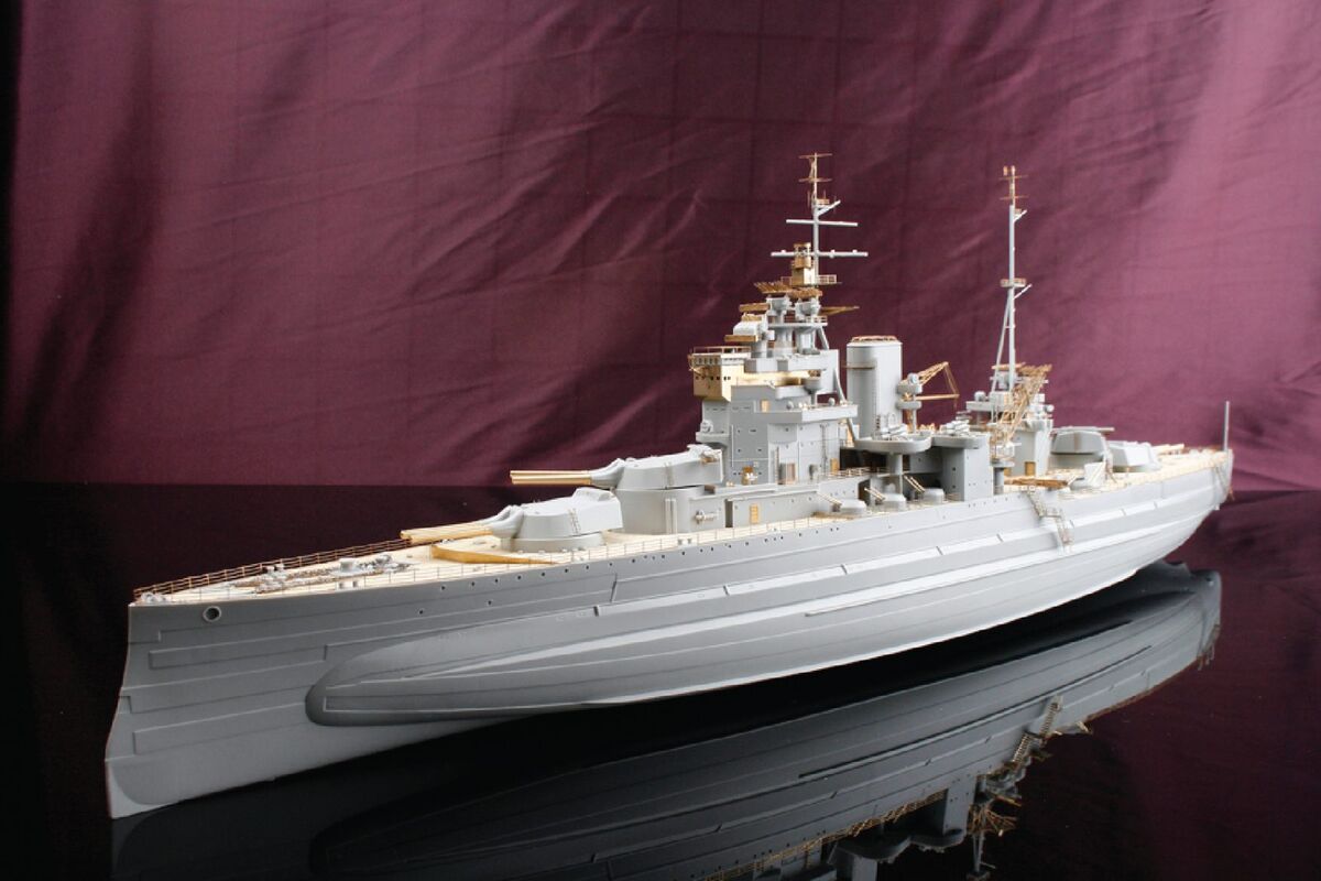 HMS Queen Elizabeth - Wooden Deck and PE Detail-Up Set (designed