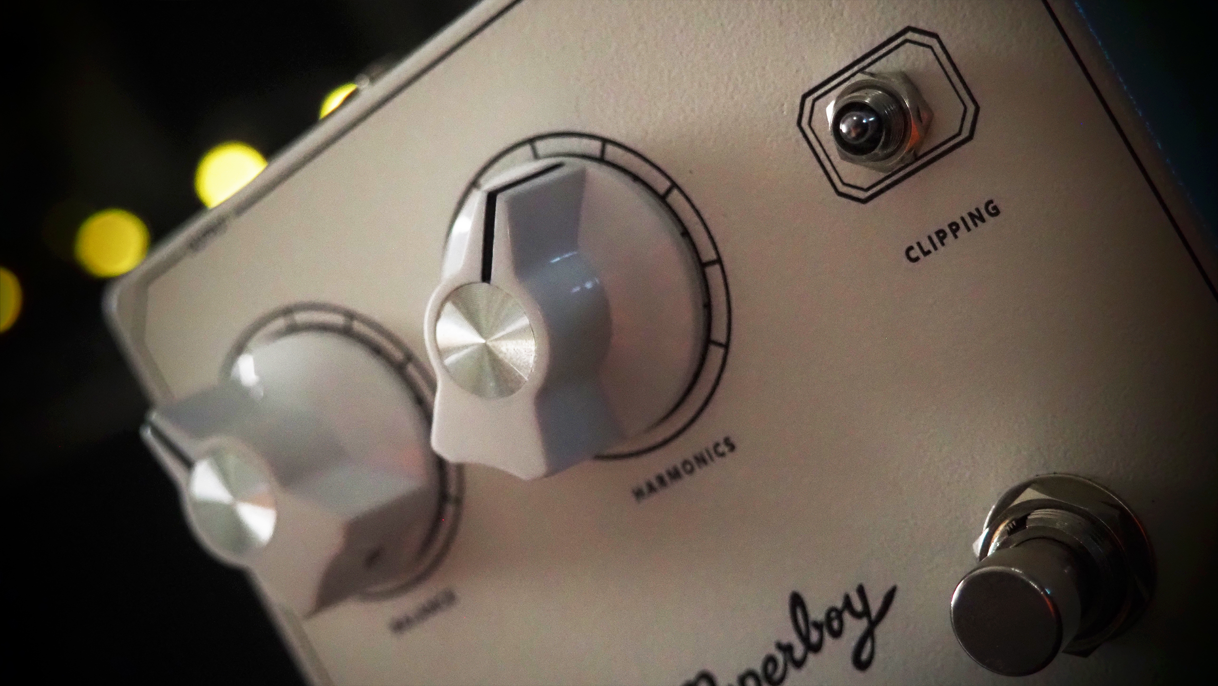 Paperboy Pedals Harmonic Percolator Clone - Pedal of the Day