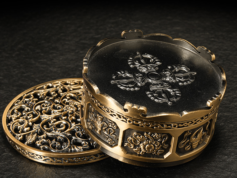 ◇モダンなロータス(蓮）柄＆チベット仏教の八吉祥紋様◇エスニックな