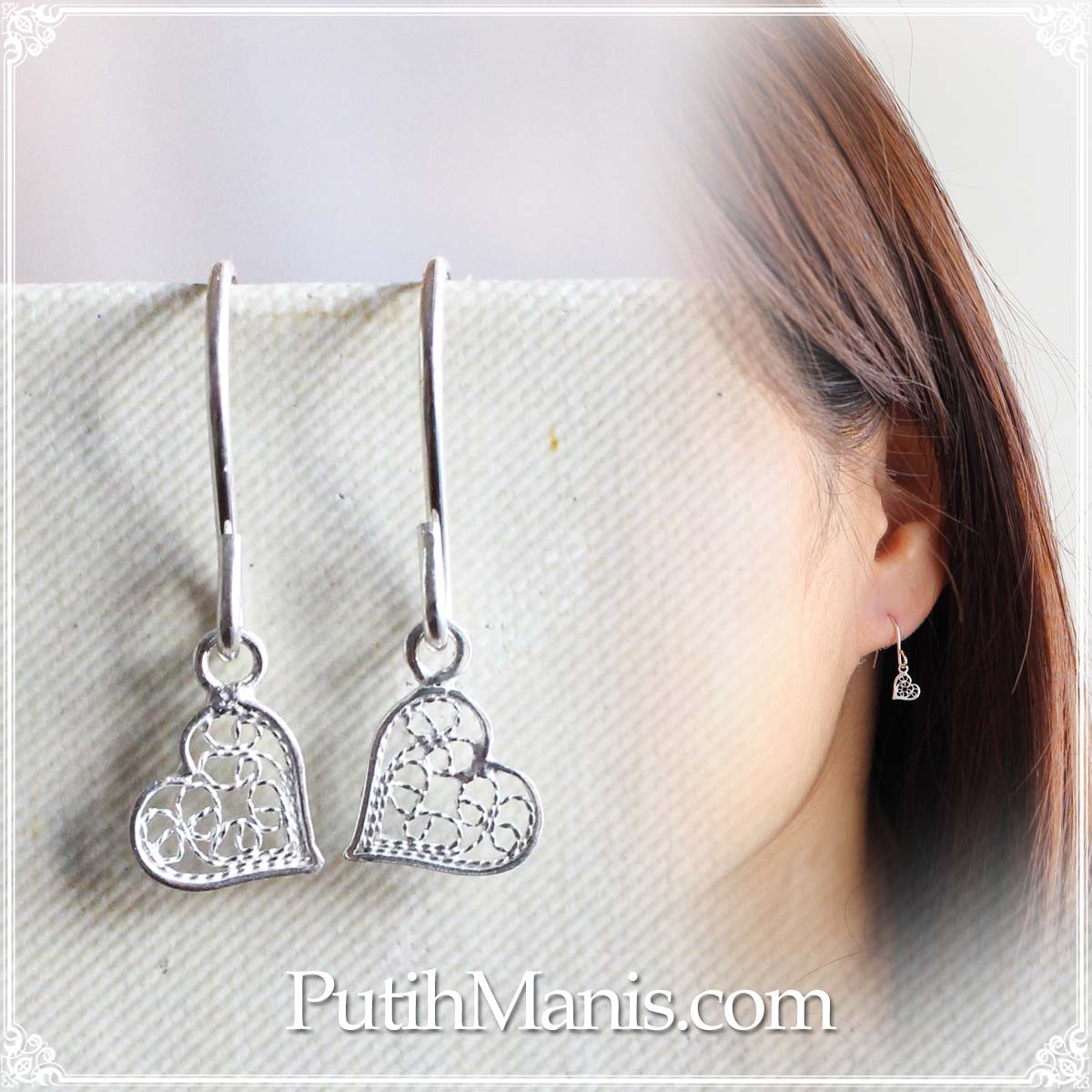 ハート】透かしが綺麗なプチサイズのハートチャームピアス