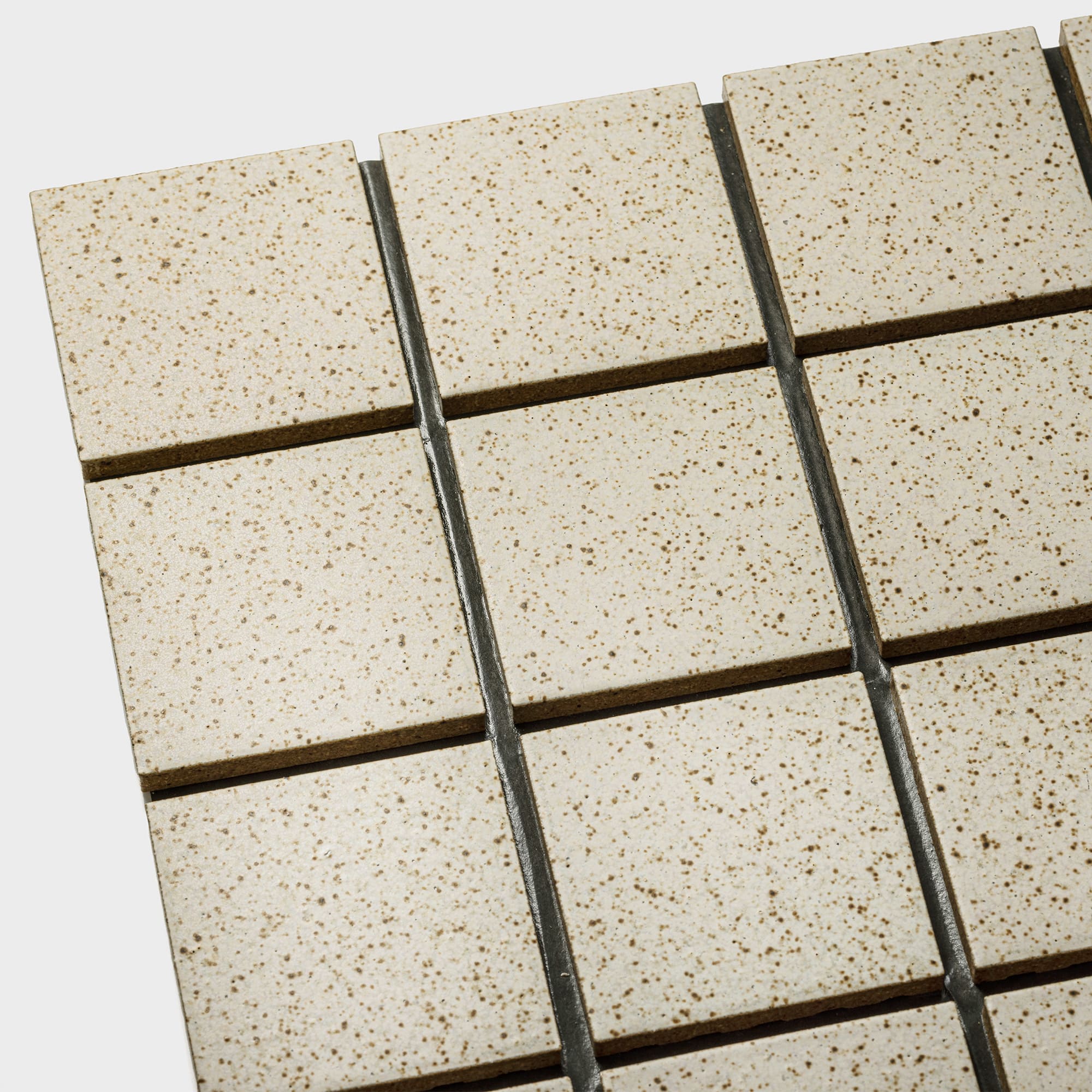 古窯70角タイル 胡粉（シート） | WL-TL012-03P-G141 | 四角形タイル