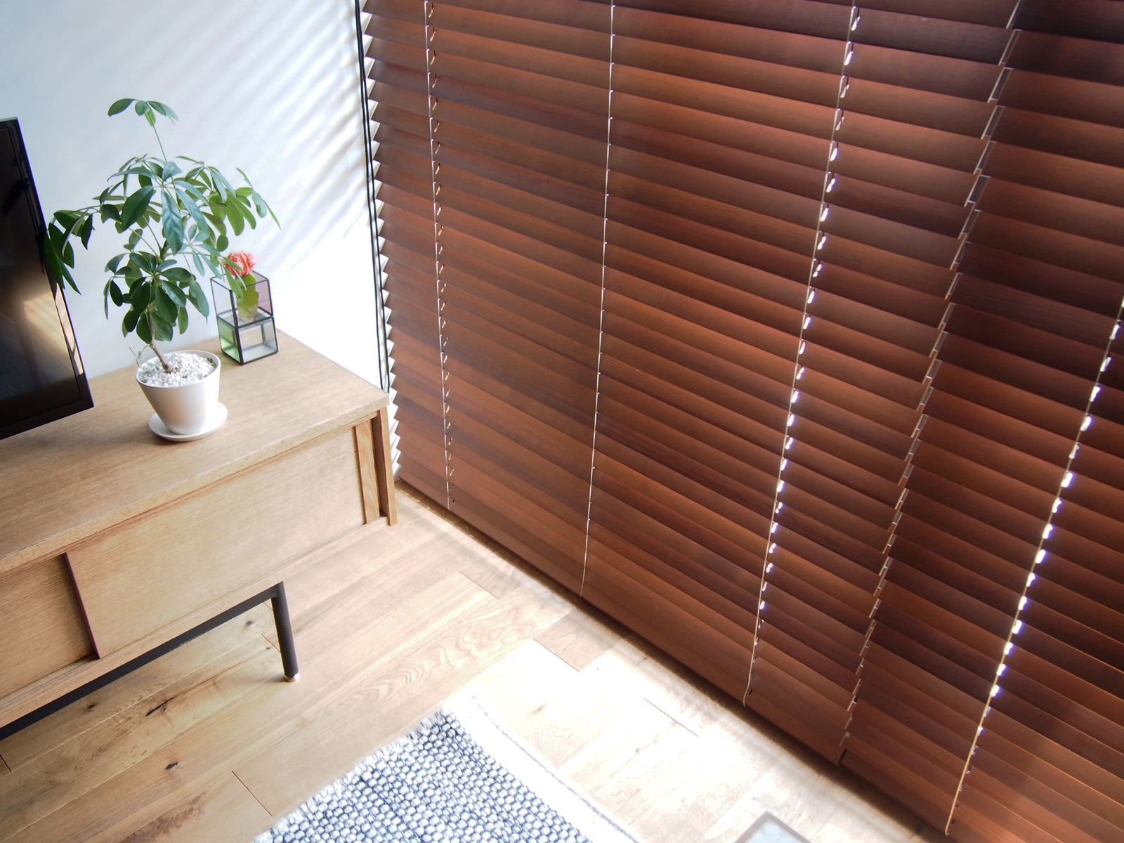 ウッドブラインド レッドシダー ギアワンタッチタイプ | DW-CB009-02