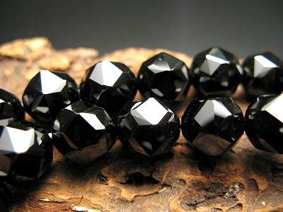 ブラックスピネルの意味や相性 激安天然石通販コムローズ