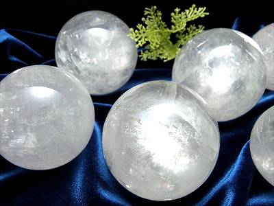 ホワイトカルサイトの意味や相性 激安天然石通販コムローズ