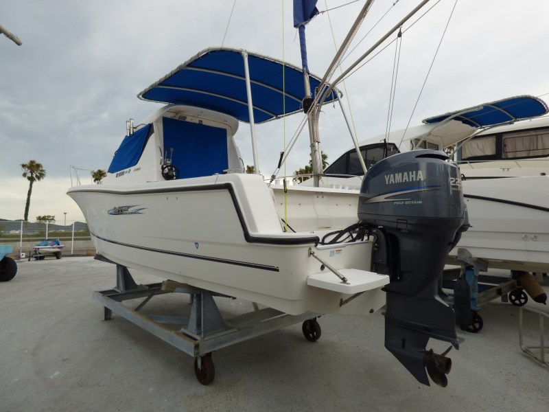 ヤマハ YF-27 展示場所：和歌山マリーナシティヨット倶楽部 中古艇