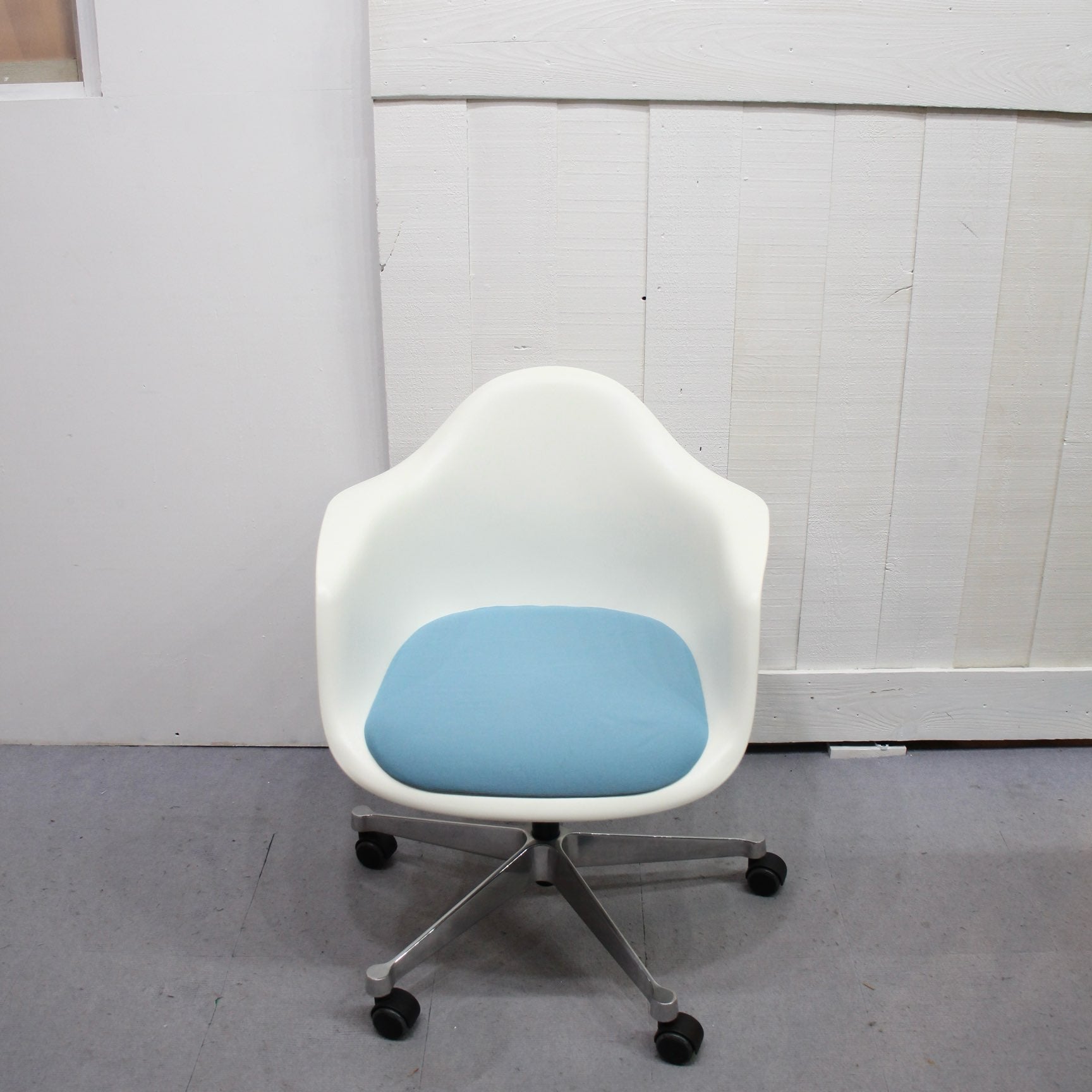 Charles & Ray Eames（チャールズ＆レイ・イームズ）