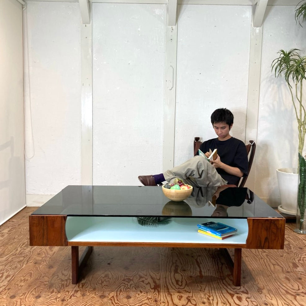 ブルクスボ BRUKSBO ローズウッド材 ガラストップコーヒーテーブル