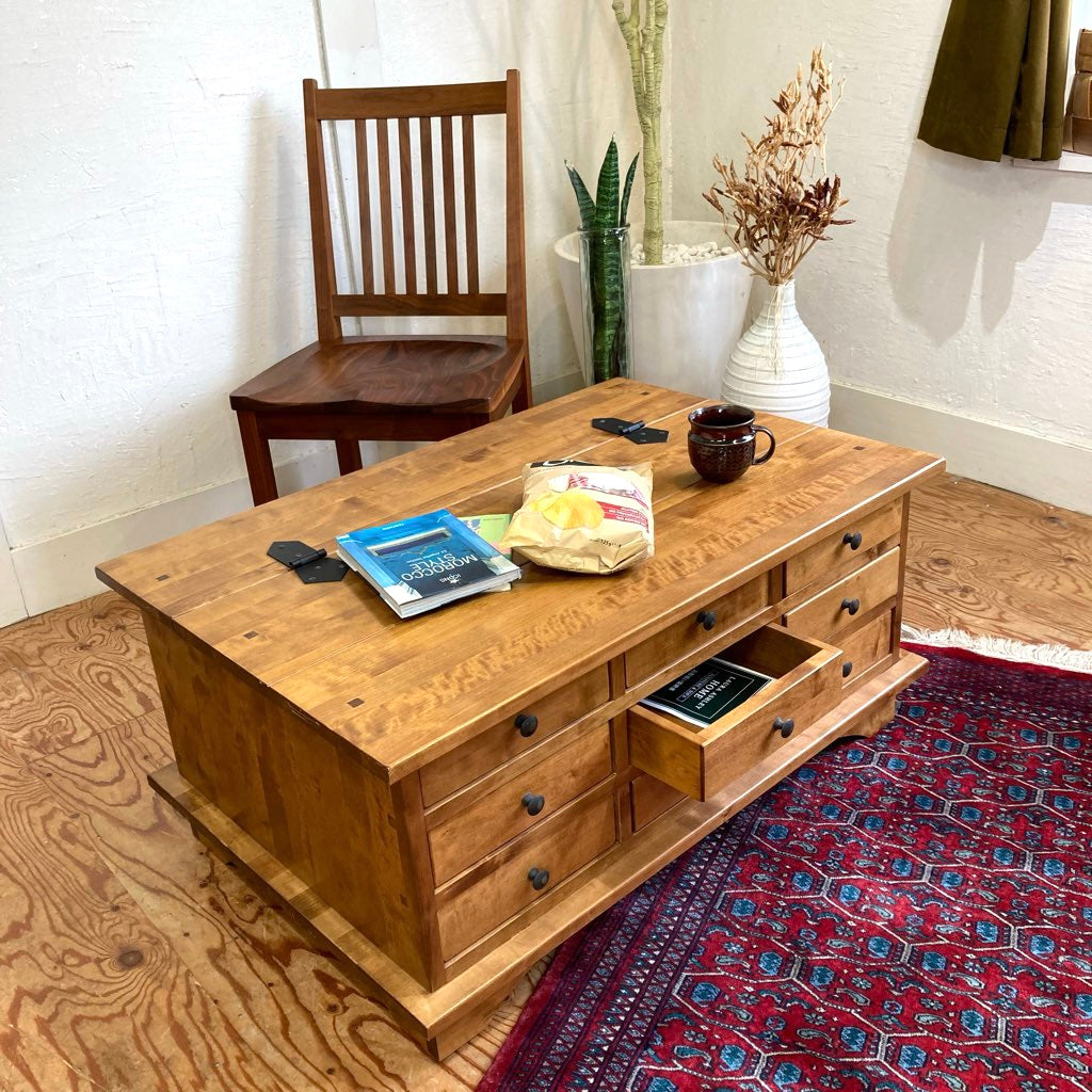 Laura Ashley（ローラ・アシュレイ）