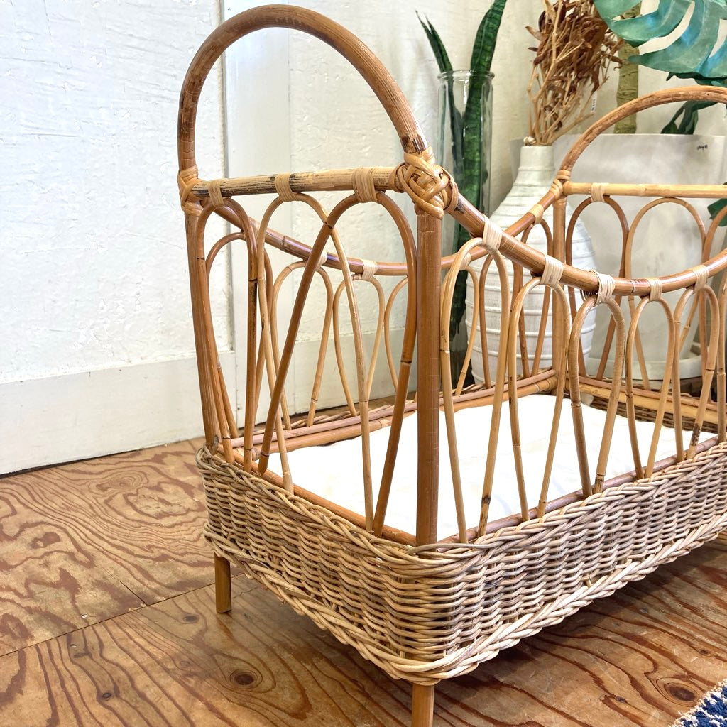 ラタン ドールベッド ヴィンテージ 中古 籐 小さい インテリア