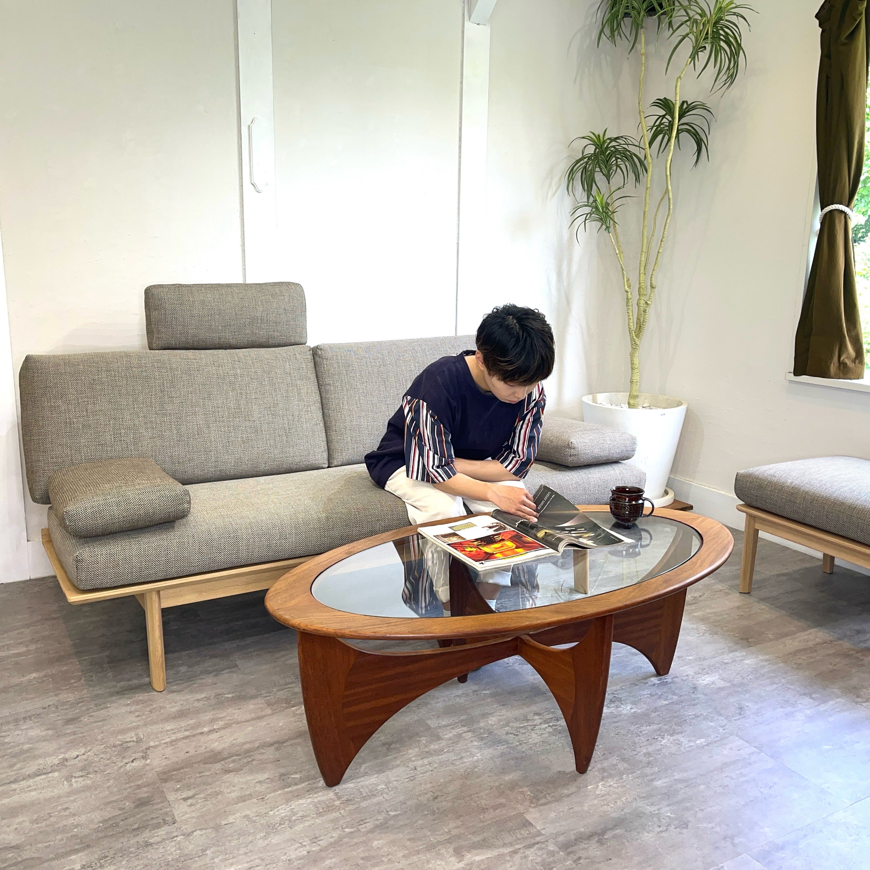 ジープラン / G-PLAN オーバル型 ガラス センターテーブル