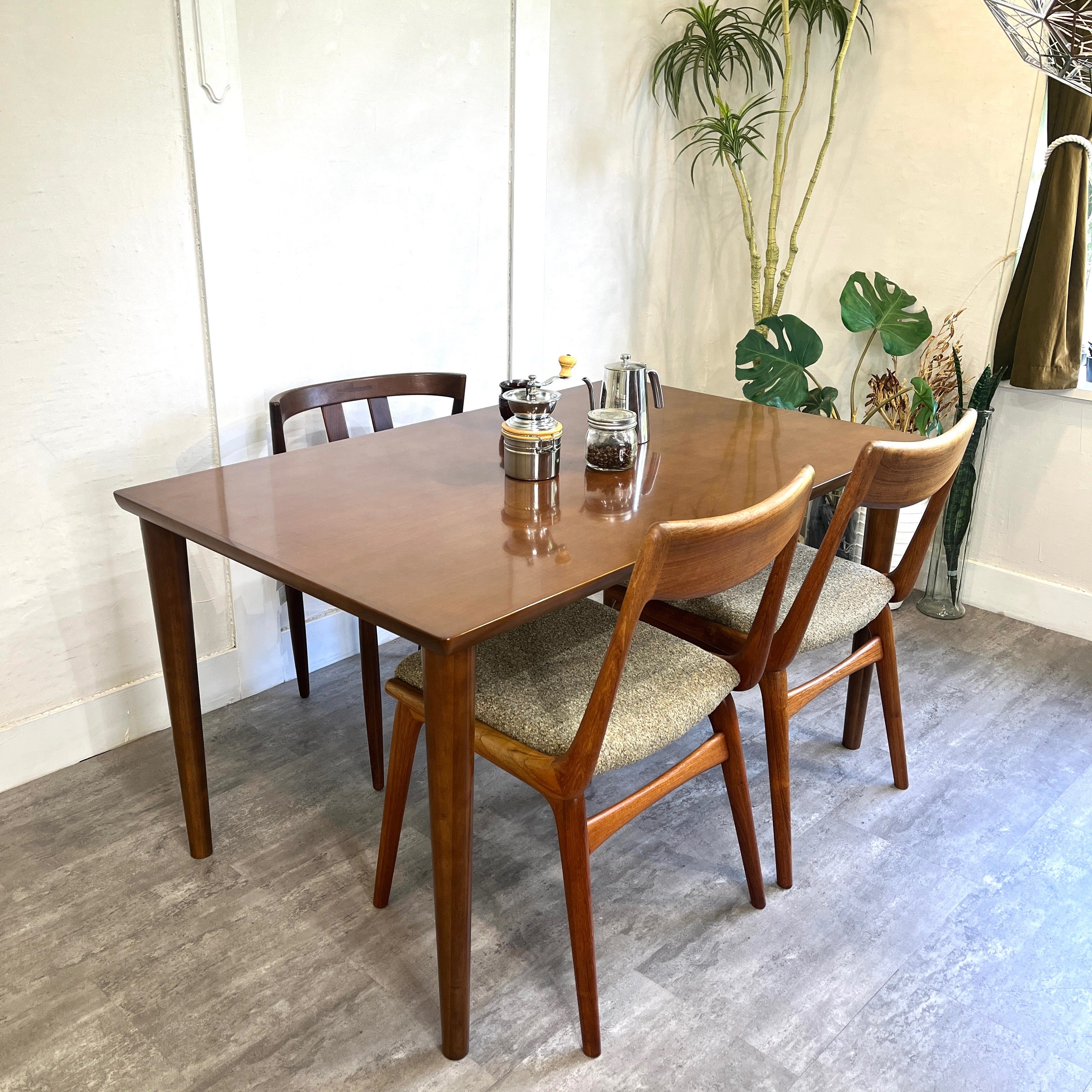 カリモク60 / karimoku ダイニングテーブル1300 ウォールナット