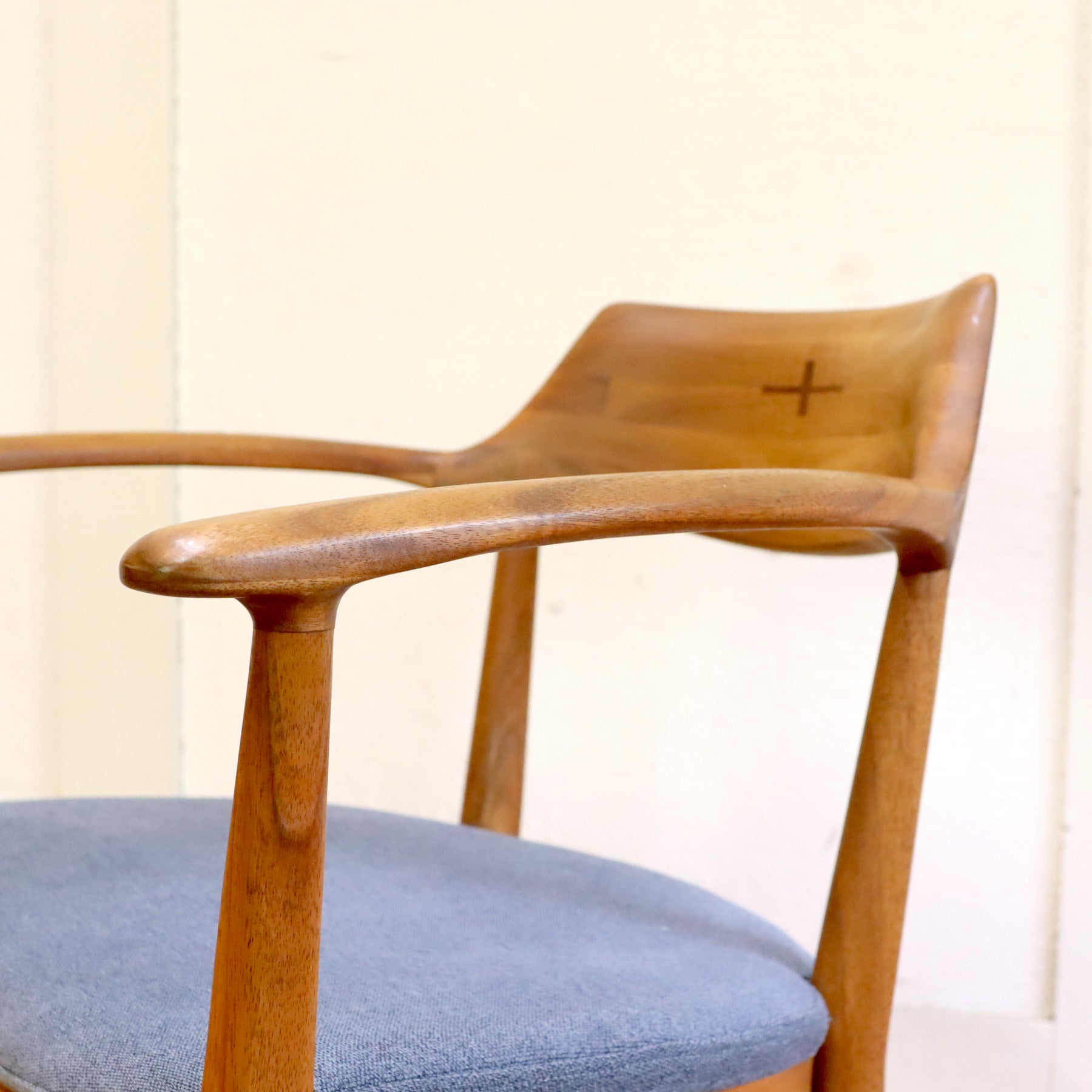 朝日木材加工｜エッダ/EDDA ダイニングチェア アームチェア