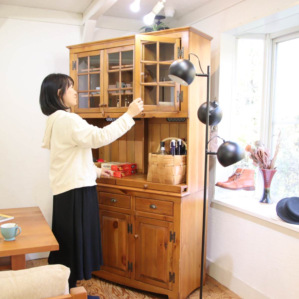 アンファン / Enfant 食器棚 キッチンボード カップボード コンセント