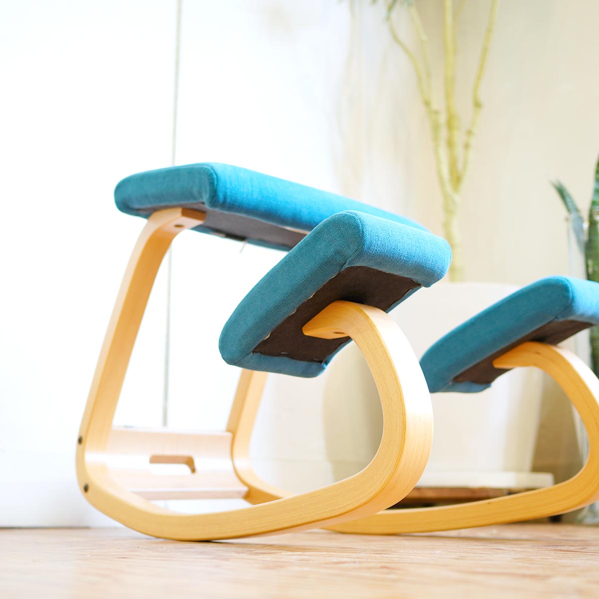 ヴァリエール / VARIER バリアブル VARIABLE バランスチェア 水色