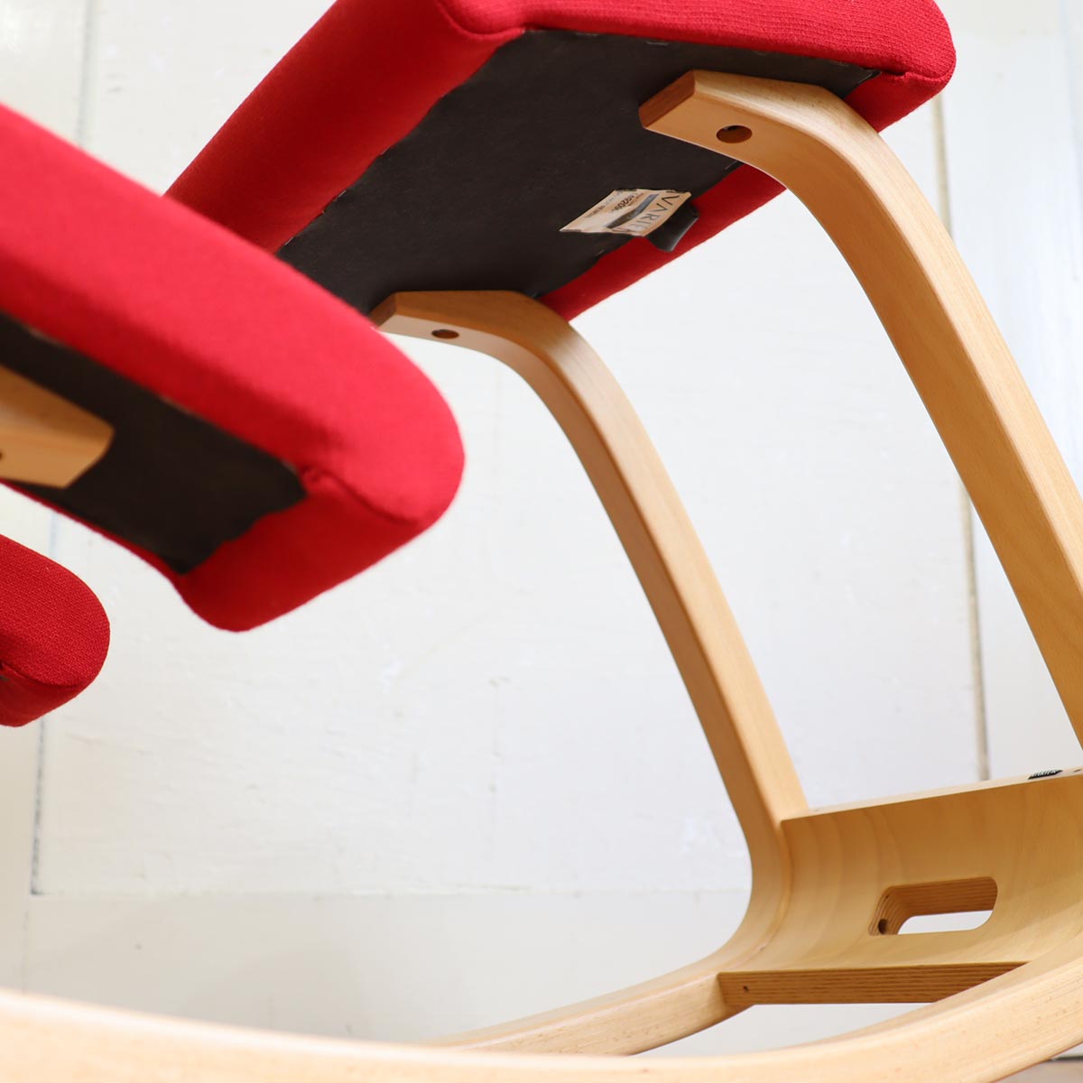 ヴァリエール / VARIER バリアブル / VARIABLE バランスチェア 赤