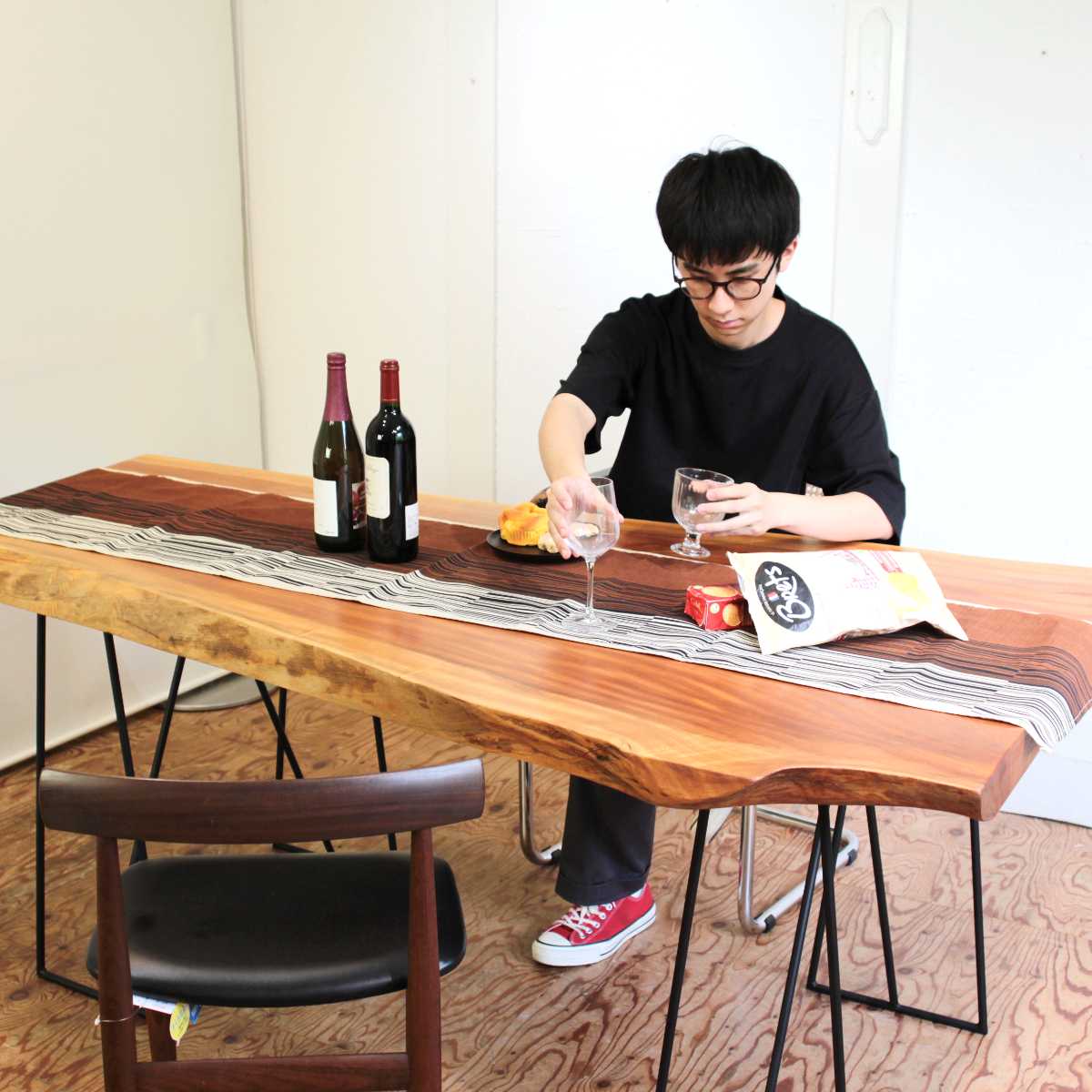 一枚板テーブル ダイニングテーブル ケヤキ 耳付き 欅 中古