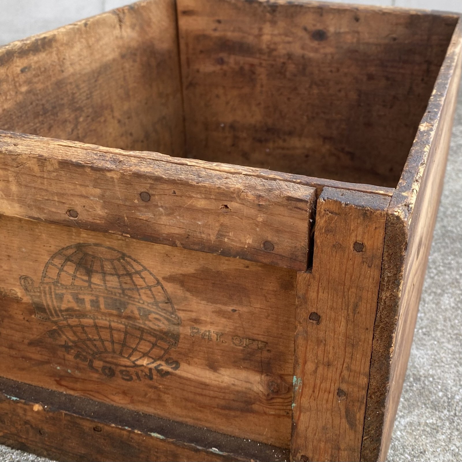 VINTAGE ANTIQUE WOOD CRATE WOODEN BOX ATLAS POWDER CO