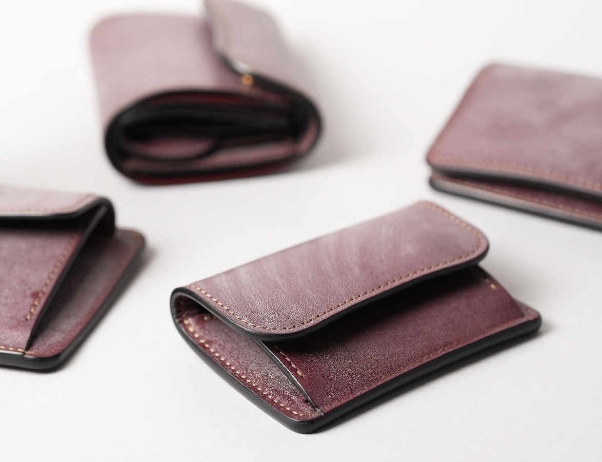 フルグレインブライドルレザー/バーガンディを使用した革小物について