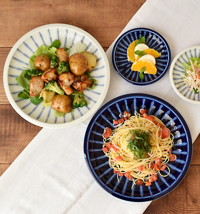 和食器で人気の十草模様が華やかな大皿。ディナープレートやワン