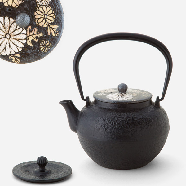 鉄瓶 鉄絵菊花紋 | 西川貞三郎商店