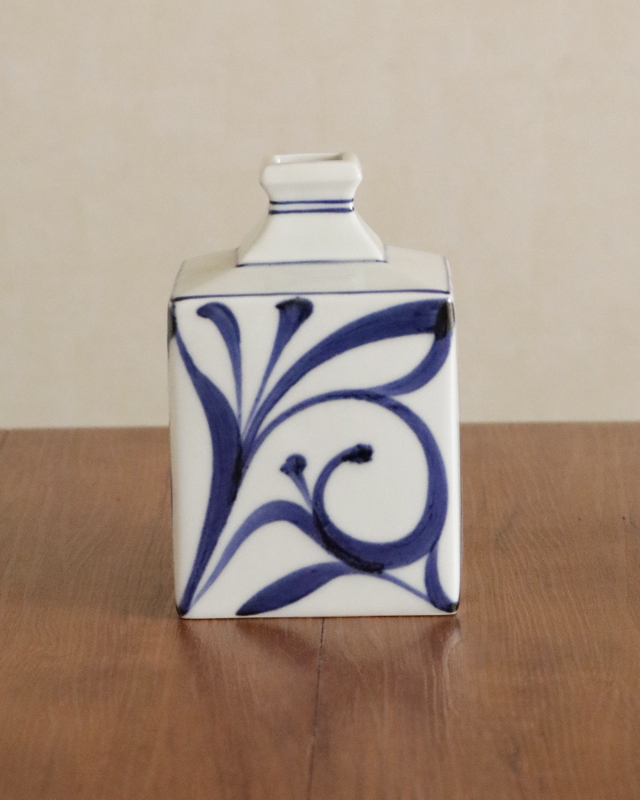 砥部焼の和食器 梅山窯の花器【砥部工房 からくさ】