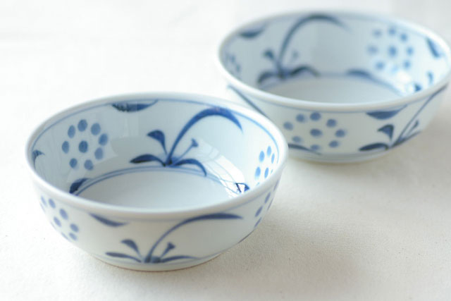 砥部焼の和食器 梅山窯の中鉢 【砥部工房 からくさ】